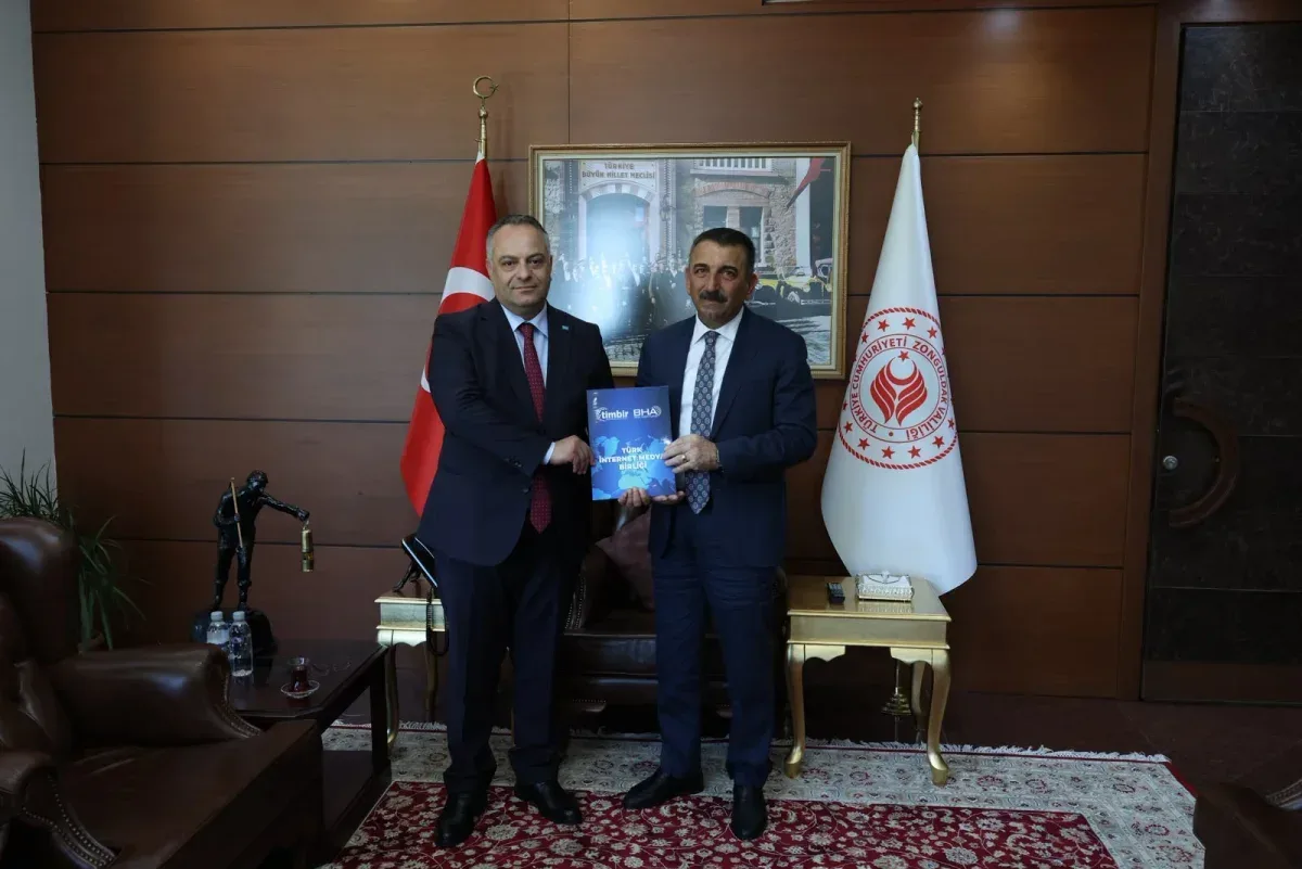 TİMBİR Genel Başkan Yardımcısı Baloğlu, Vali Hacıbektaşoğlu ile internet medyasını görüştü