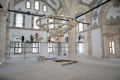 6 Şubat depremlerinde ağır hasar gören Yeni Cami eylülde açılacak